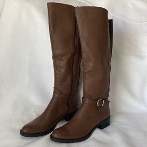 NIB Wide Calf Knee High Brown Riding Boots. 6.7-7